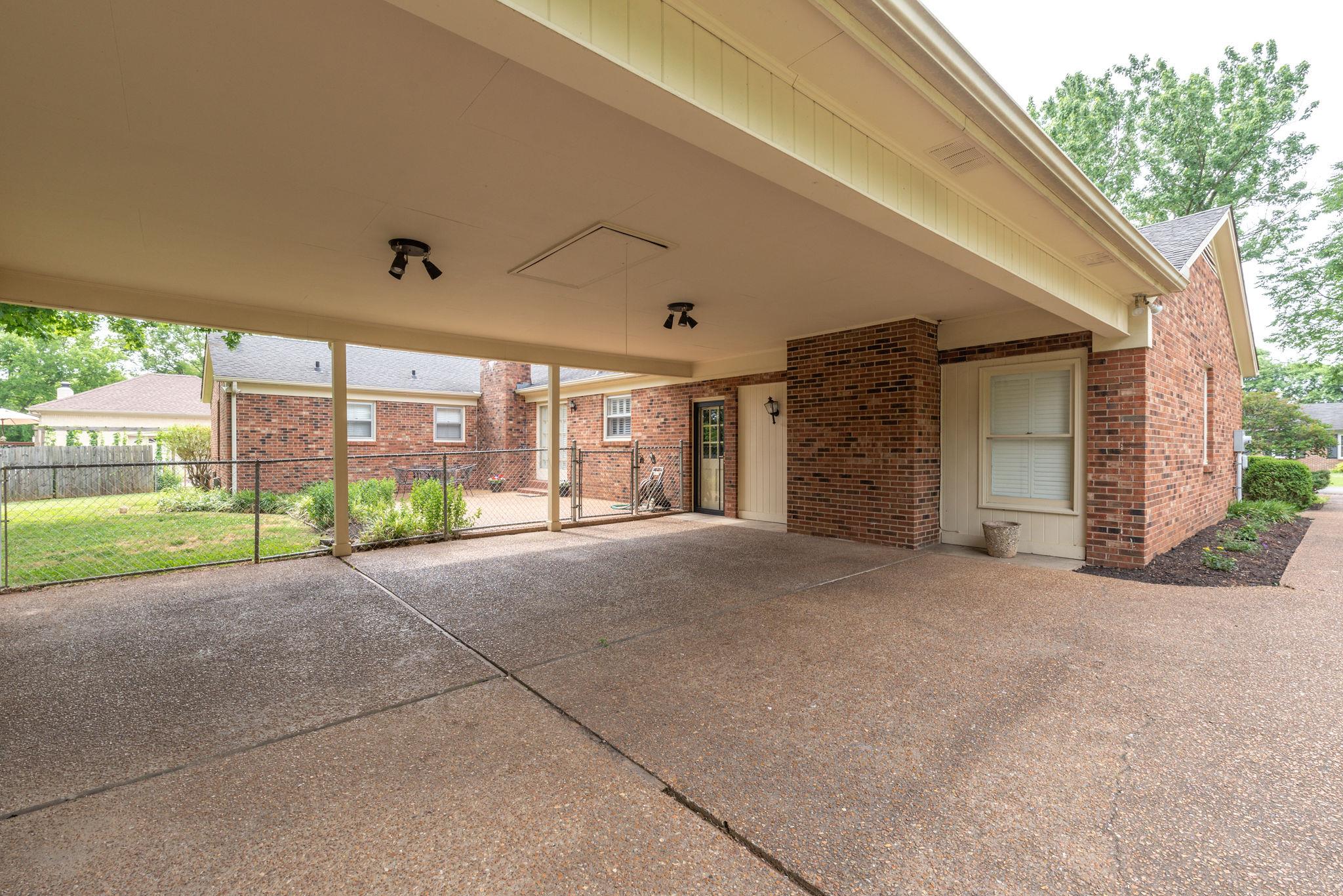 1911 Robinson Road Murfreesboro, TN 37130 - Photo 4 of 22 Gallery Image 4