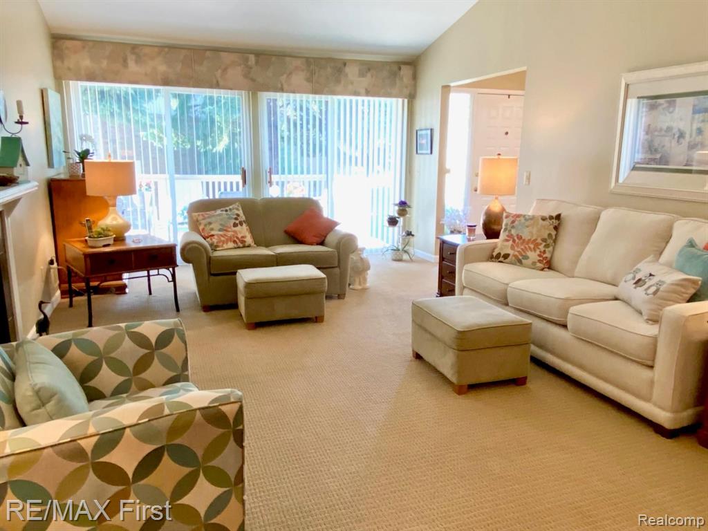 573 Tennyson Rochester Hills, MI 48307 - Photo 6 of 40