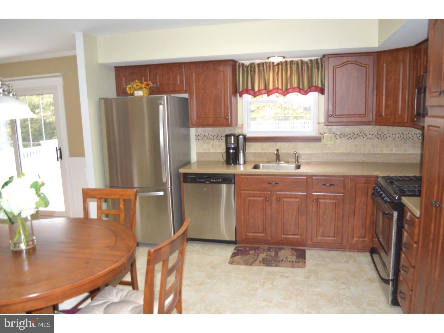406 Cambridge Road Brookhaven, PA 19015 - Photo 4 of 24 Kitchen