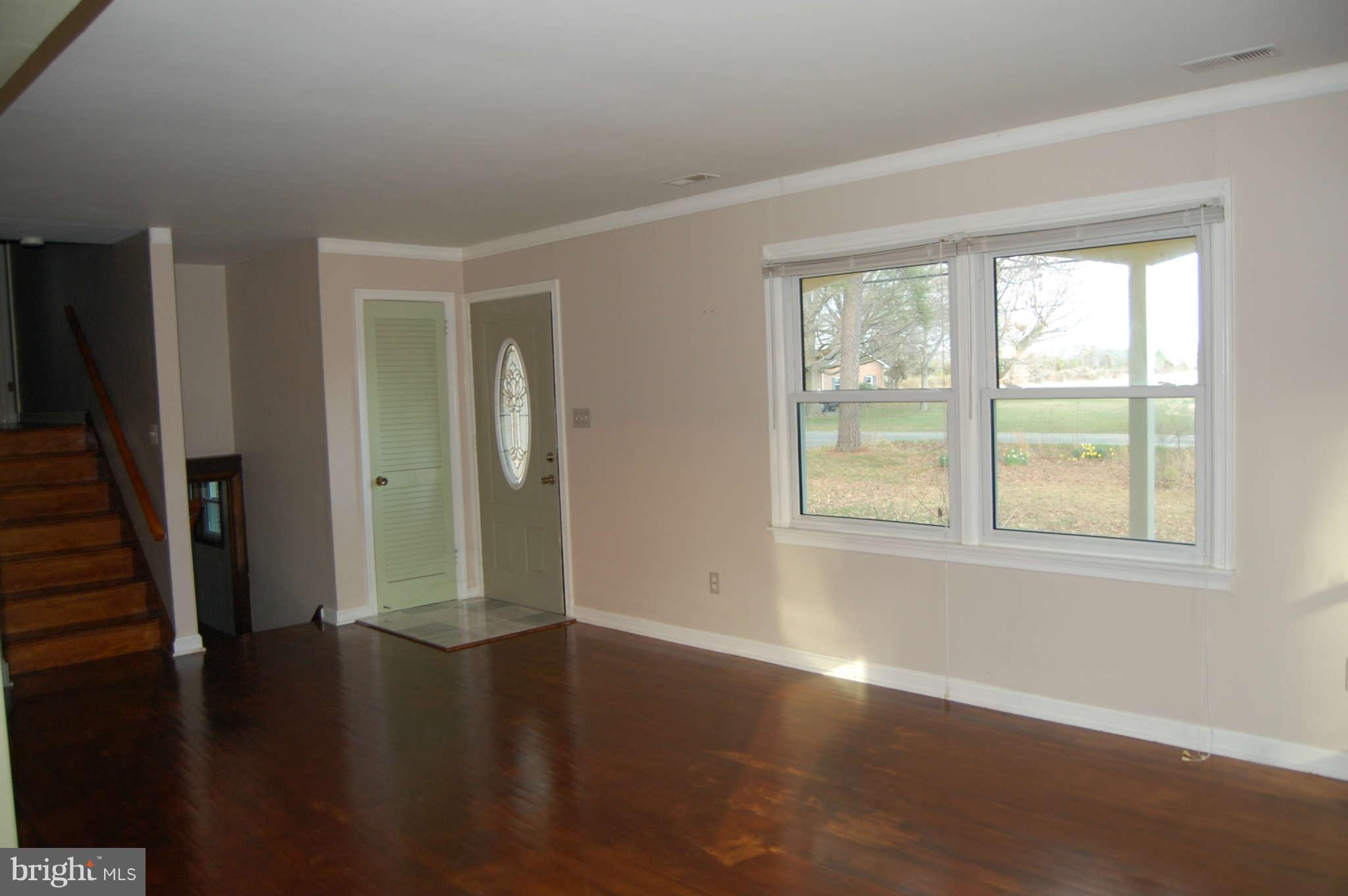 2605 Cox Neck Road Chester, MD 21619 - Photo 14 of 30 Living Room