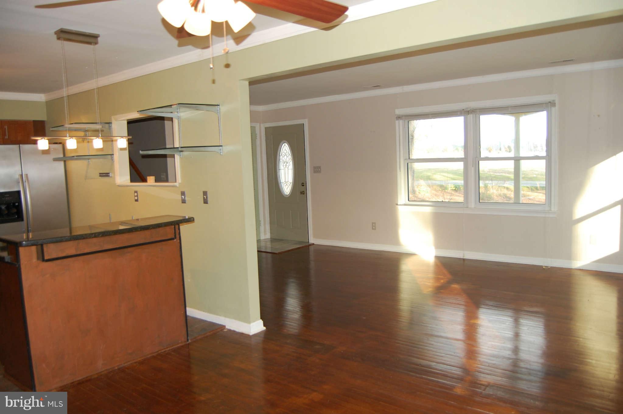 2605 Cox Neck Road Chester, MD 21619 - Photo 16 of 30 Living Room