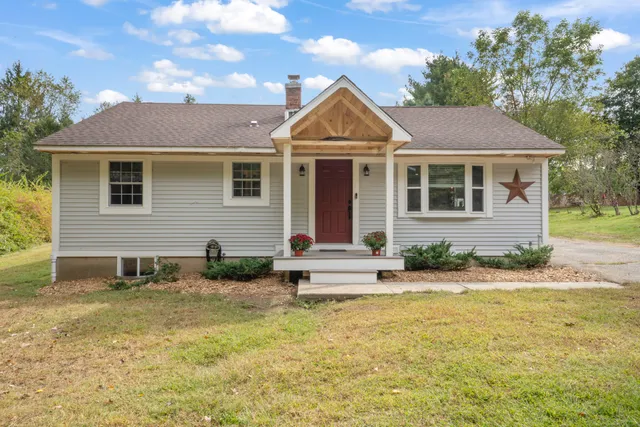 $386,000 | 19 Castle Meadow Road, Newtown, CT 06470