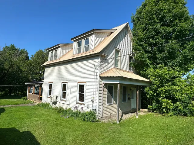 $90,000 | 24 Smyrna Street, Houlton, ME 04730