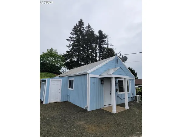 $235,000 | 1619 Northwest Mulholland Drive, Roseburg, OR 97470