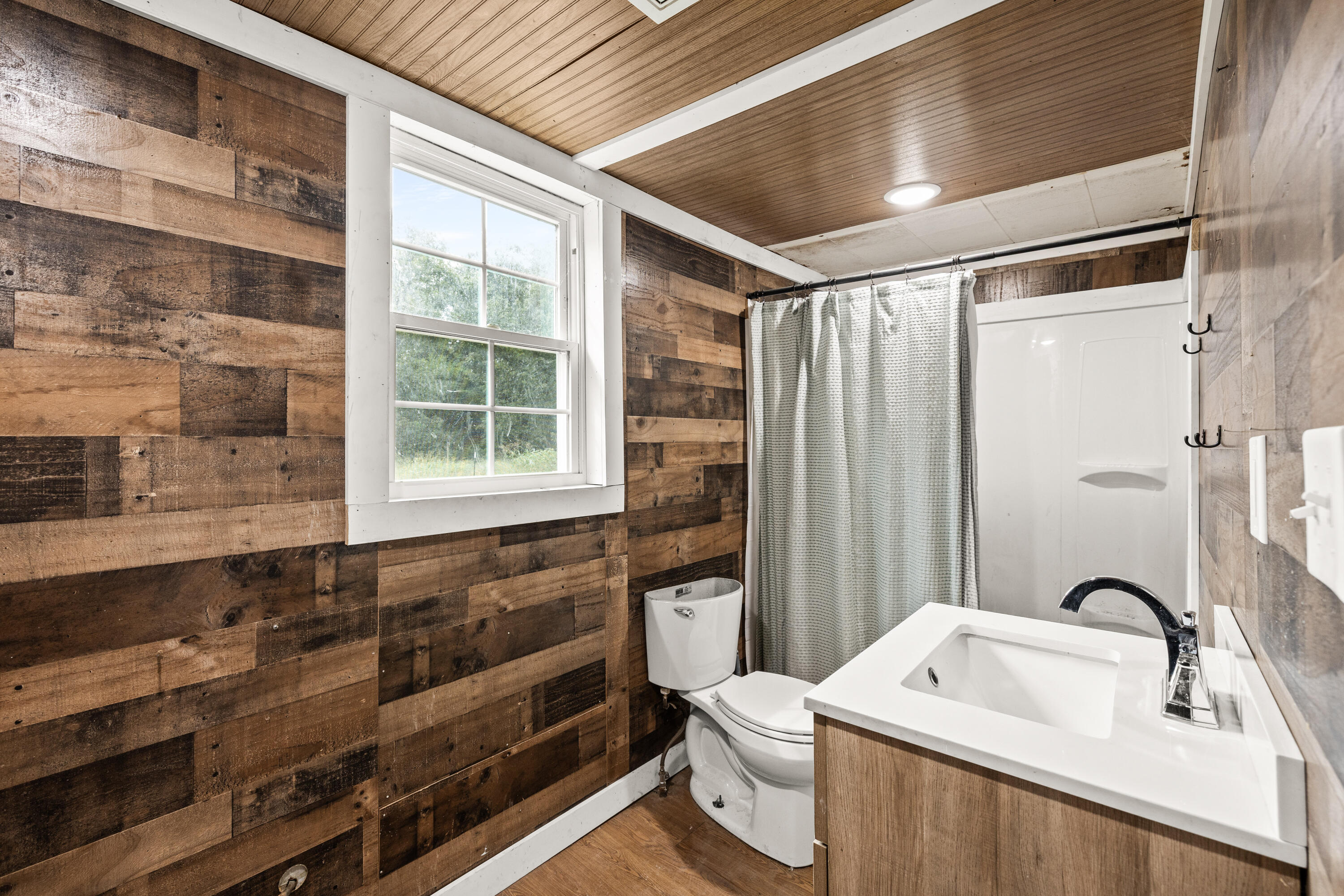 1998 Hog Jowl Road Chickamauga, GA 30707 - Photo 11 of 11 Bathroom