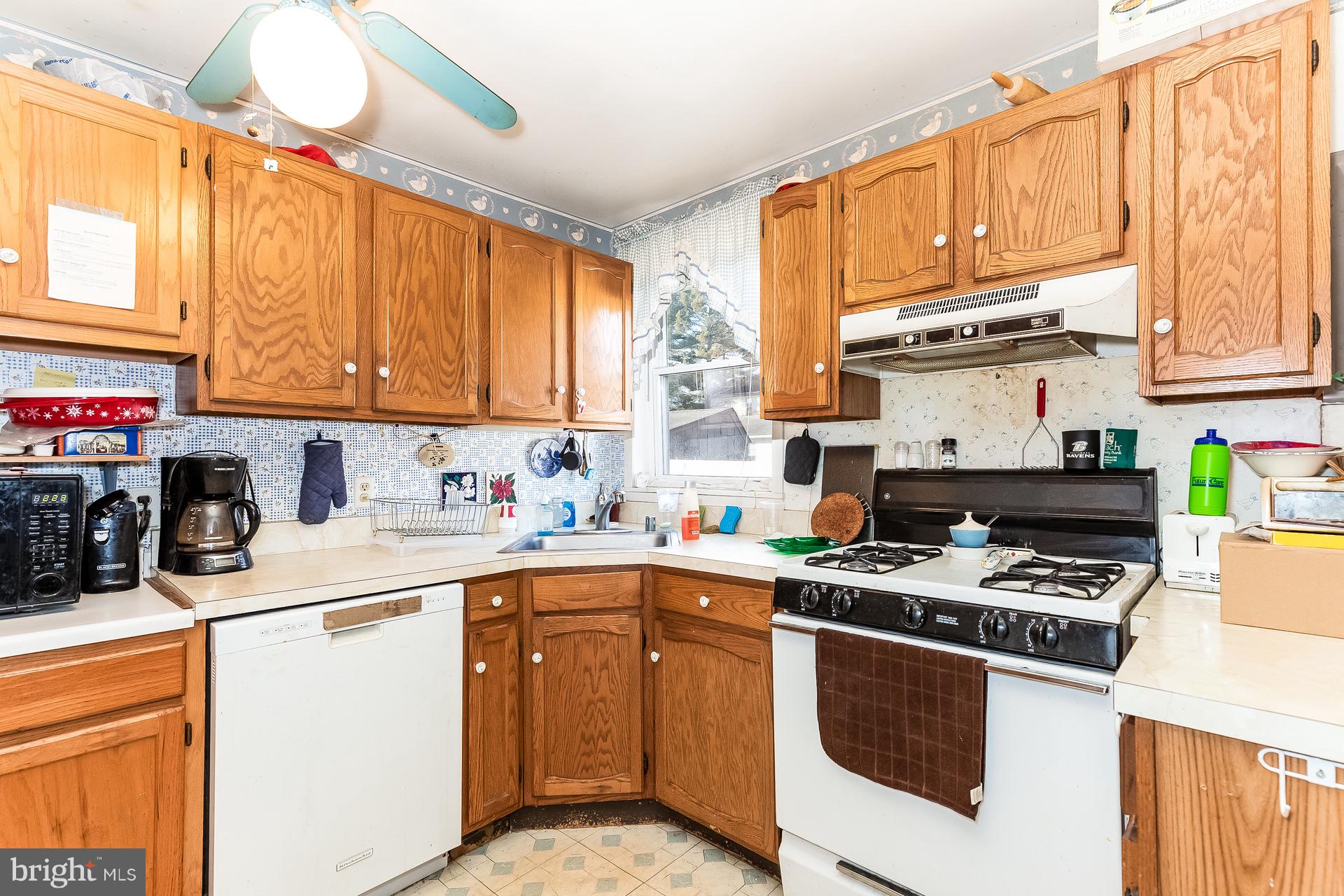 8247 North Boundary Road Baltimore, MD 21222 - Photo 6 of 33 Gallery Image 6