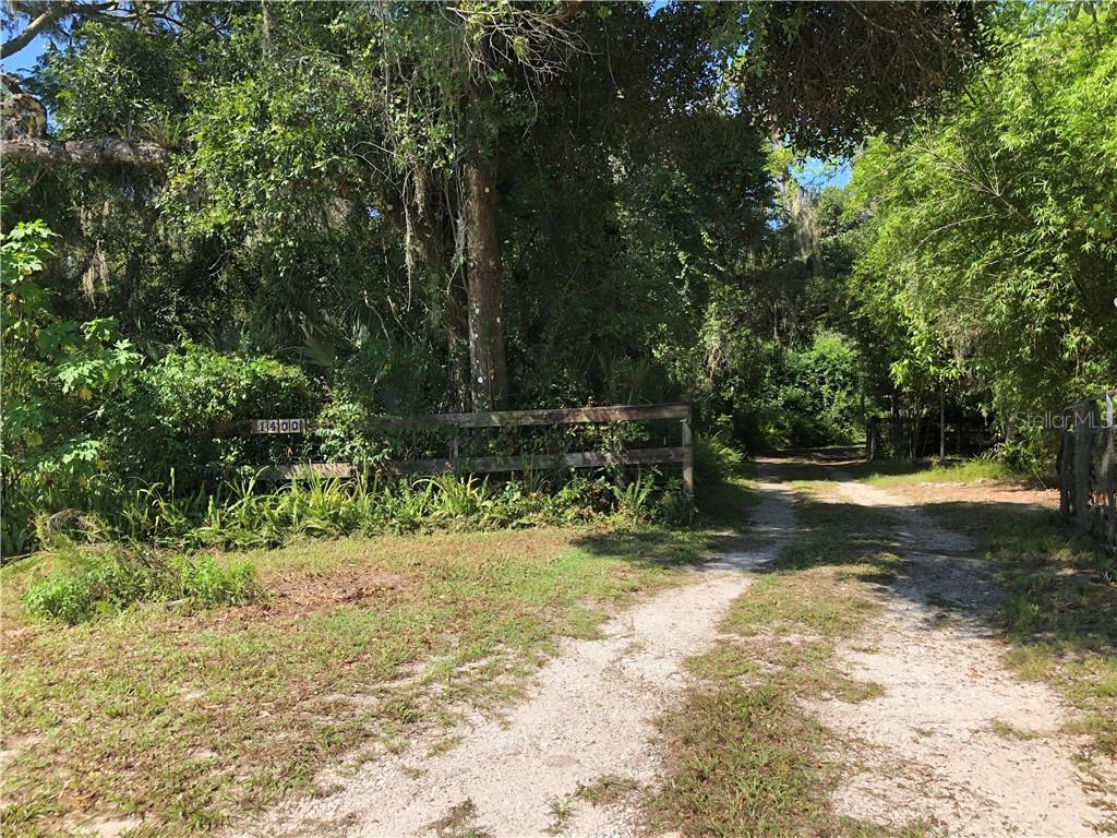1400 Darby Road Sarasota, FL 34240 - Photo 1 of 1 Gate entrance to property from Darby Rd