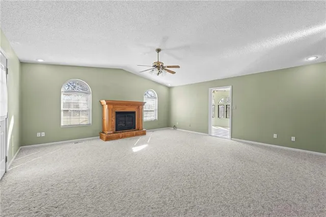 $325,000 | 4013 South Maybrook Avenue, Independence, MO 64055