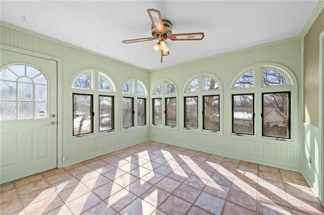 $325,000 | 4013 South Maybrook Avenue, Independence, MO 64055