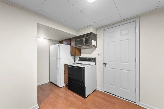 $325,000 | 4013 South Maybrook Avenue, Independence, MO 64055