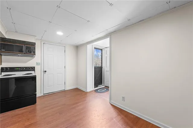 $325,000 | 4013 South Maybrook Avenue, Independence, MO 64055