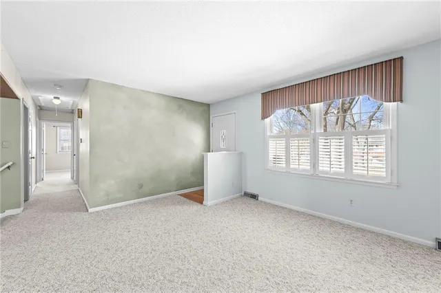 $325,000 | 4013 South Maybrook Avenue, Independence, MO 64055