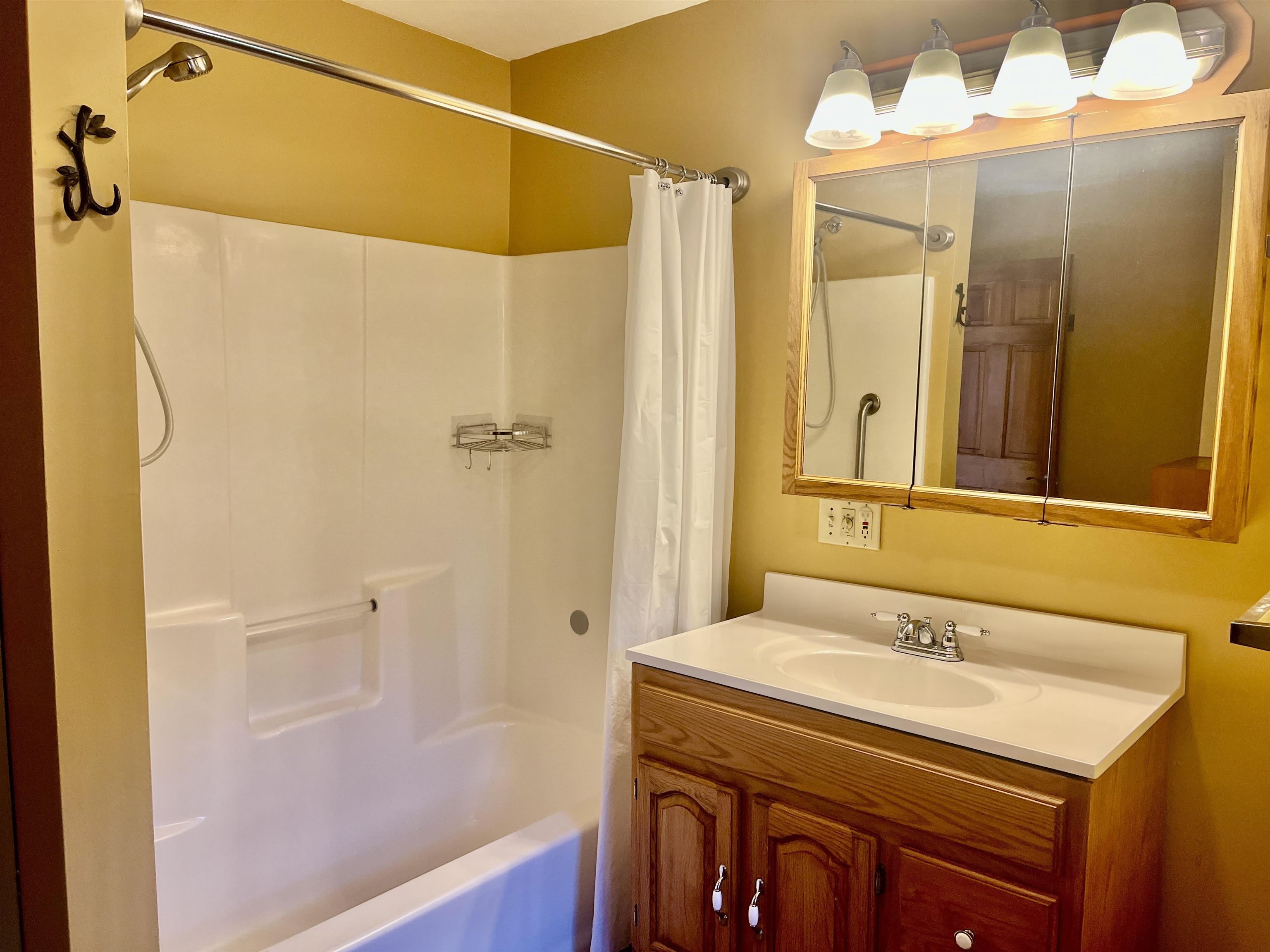 4603 Jericho Street Hartford, VT 05001 - Photo 17 of 39