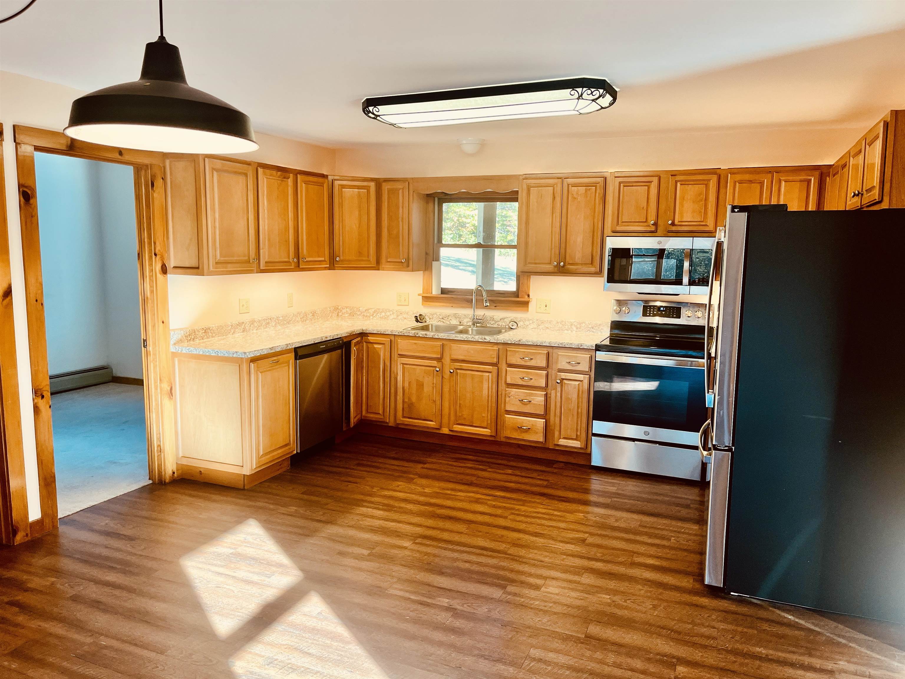 4603 Jericho Street Hartford, VT 05001 - Photo 7 of 39