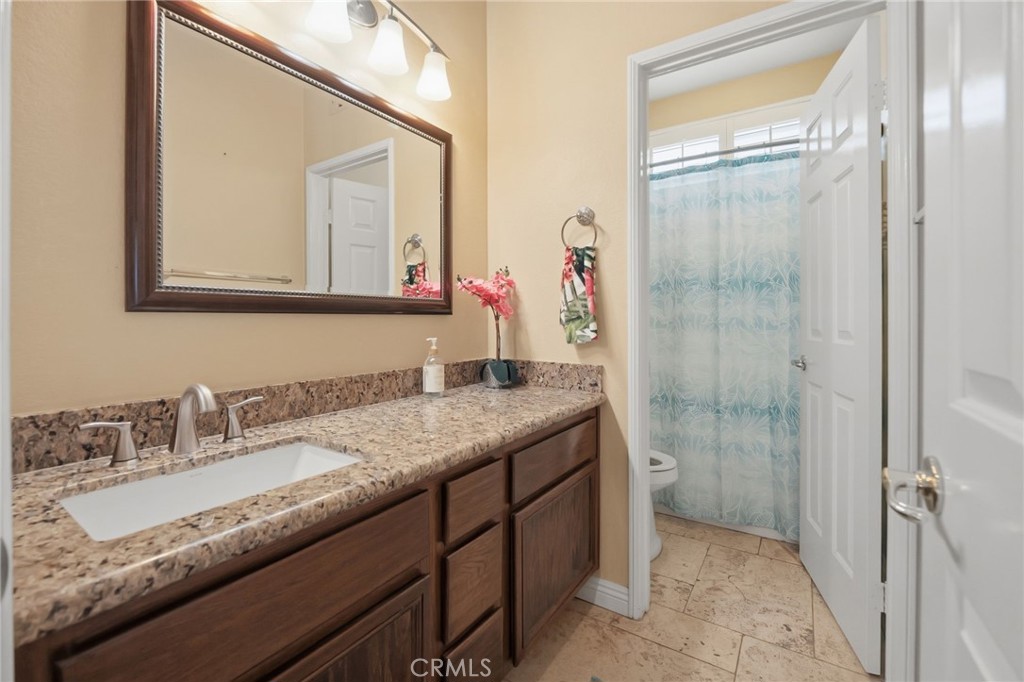 5526 Cheyenne Court Rancho Cucamonga, CA 91739 - Photo 27 of 46 2nd Floor Bathroom