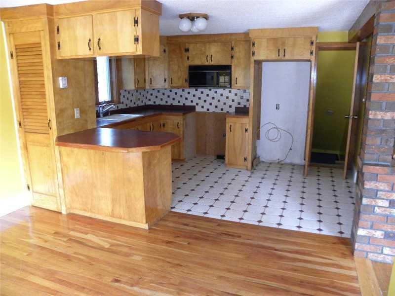 160 Yarmouth Road Gray, ME 04039 - Photo 12 of 35 Kitchen.