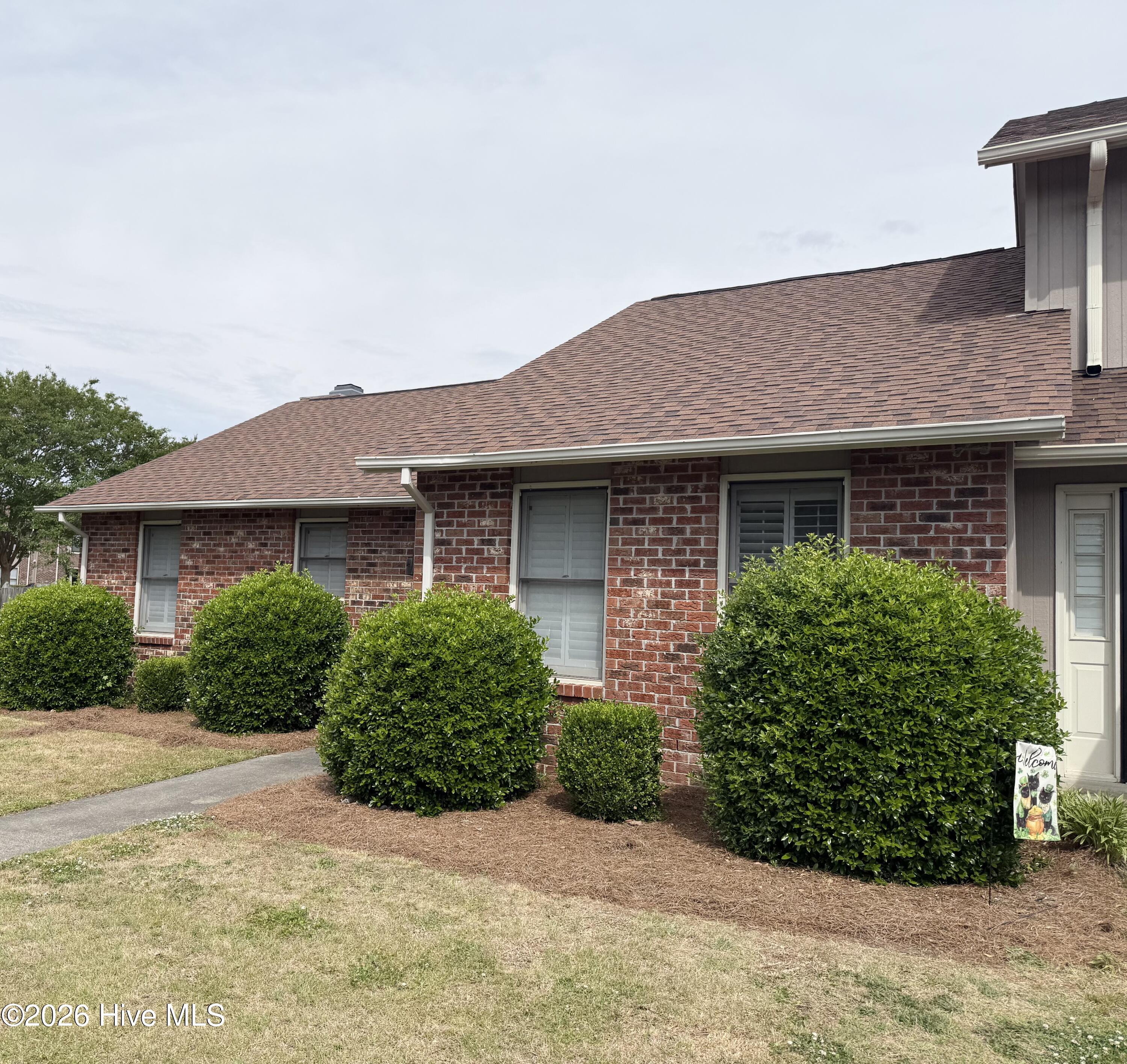 1870 Quail Ridge Road, Unit M Greenville, NC 27858 - Photo 2 of 26 IMG_5091