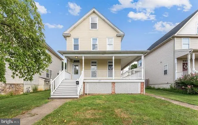 $3,200 | 6011 Falls Road, Baltimore, MD 21209