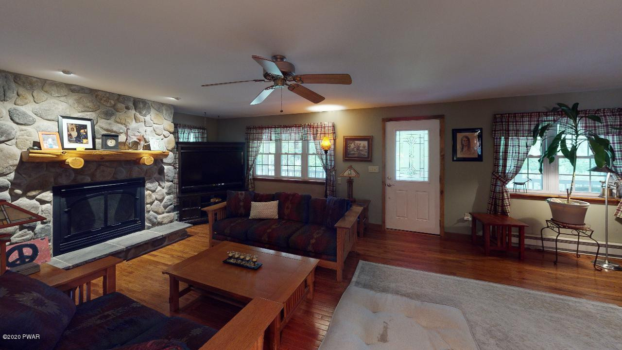 466 Rowland Road Greeley, PA 18425 - Photo 17 of 42 Living-Room
