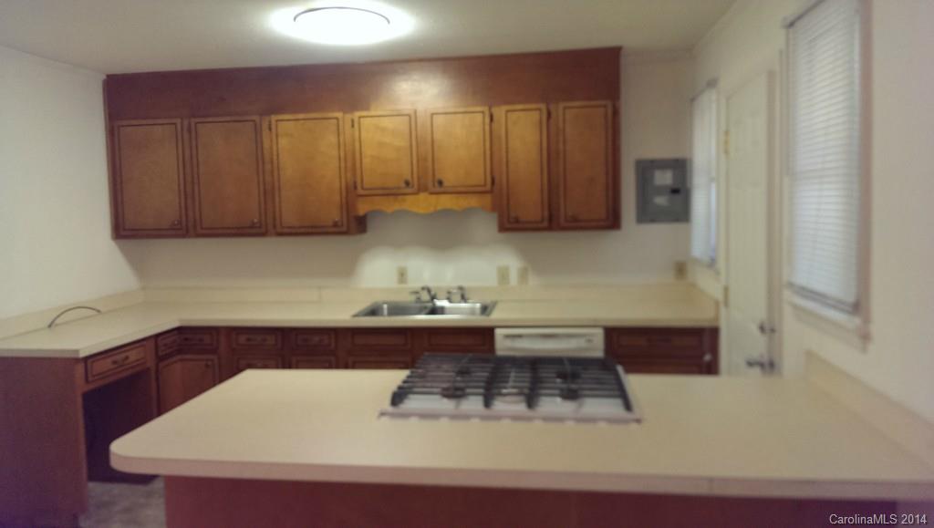 3027 Minnesota Road, Unit 3027 Charlotte, NC 28208 - Photo 5 of 11 Gallery Image 5