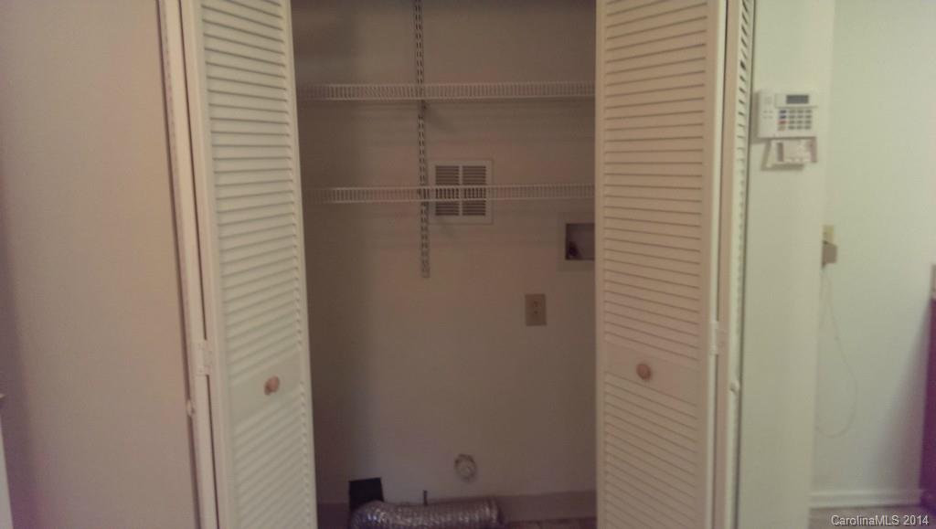 3027 Minnesota Road, Unit 3027 Charlotte, NC 28208 - Photo 7 of 11 Gallery Image 7