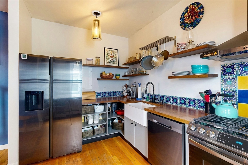 34-36 Juniper Street, Unit 3 Boston, MA 02119 - Photo 5 of 20
