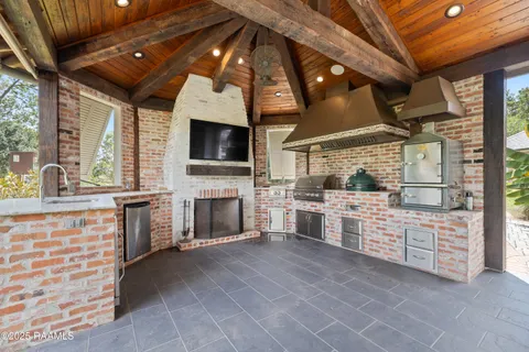 $1,490,000 | 108 Valerie Drive, Lafayette, LA 70508