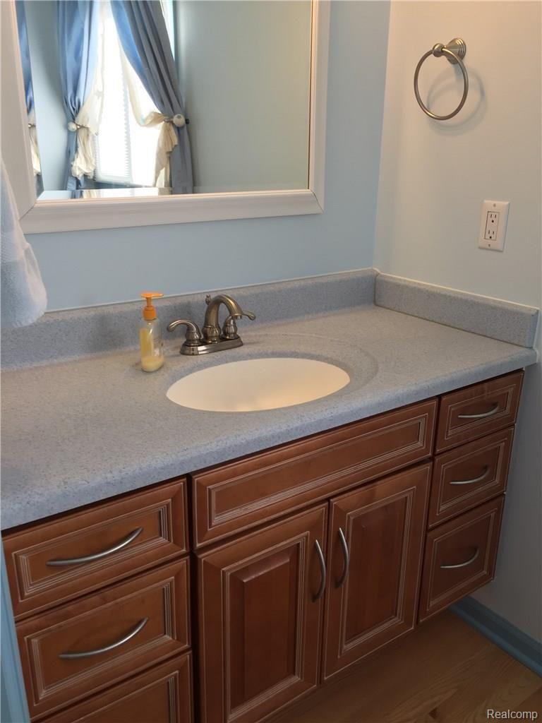 1044 Hidden Lane Rochester, MI 48309 - Photo 42 of 46 N powder room #20a.JPG