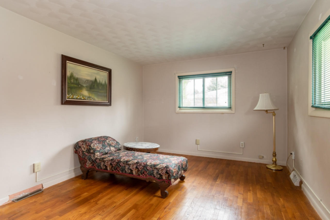 618 Lakeview Road Paw Paw, MI 49079 - Photo 20 of 33 618 Lakeview-16