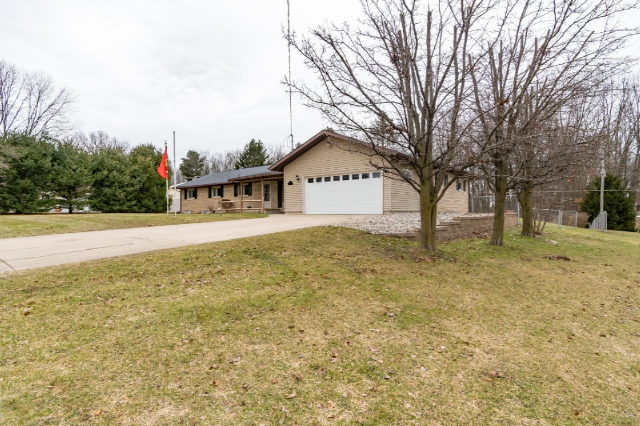 618 Lakeview-23