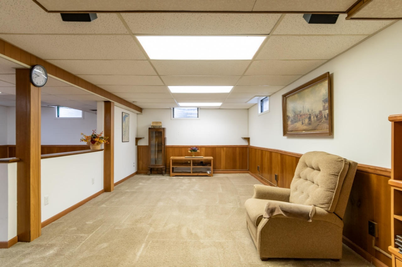 618 Lakeview Road Paw Paw, MI 49079 - Photo 21 of 33 618 Lakeview-17
