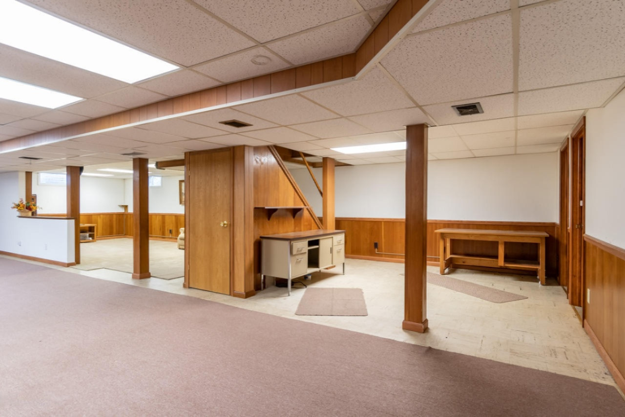 618 Lakeview Road Paw Paw, MI 49079 - Photo 25 of 33 618 Lakeview-21
