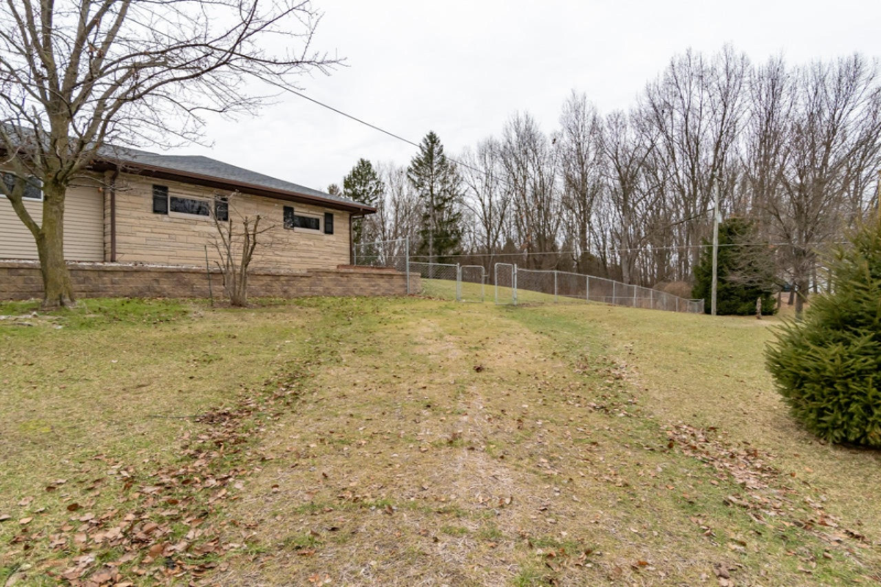 618 Lakeview Road Paw Paw, MI 49079 - Photo 27 of 33 618 Lakeview-24