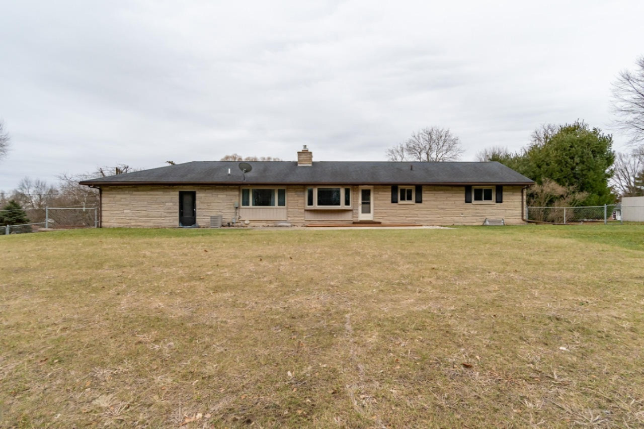 618 Lakeview Road Paw Paw, MI 49079 - Photo 30 of 33 618 Lakeview-27