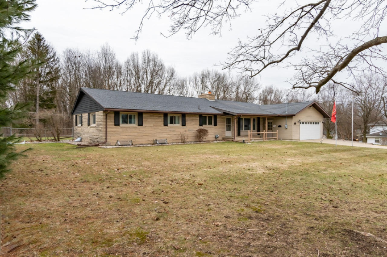 618 Lakeview Road Paw Paw, MI 49079 - Photo 33 of 33 618 Lakeview-31