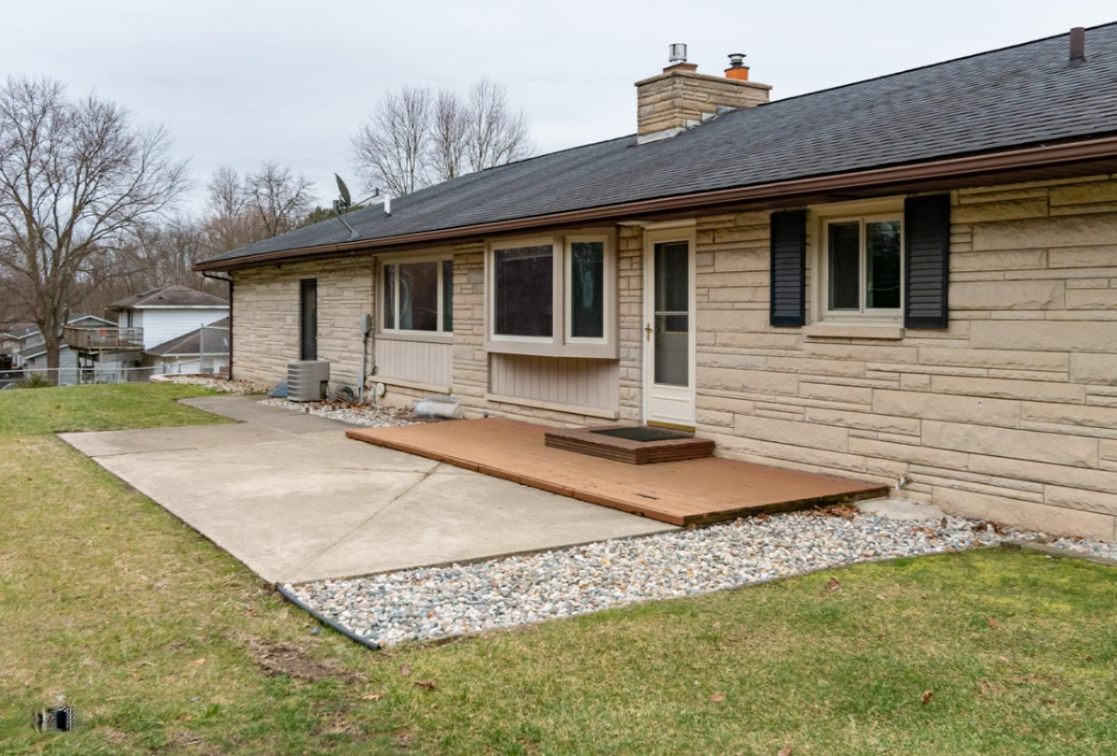 618 Lakeview-30