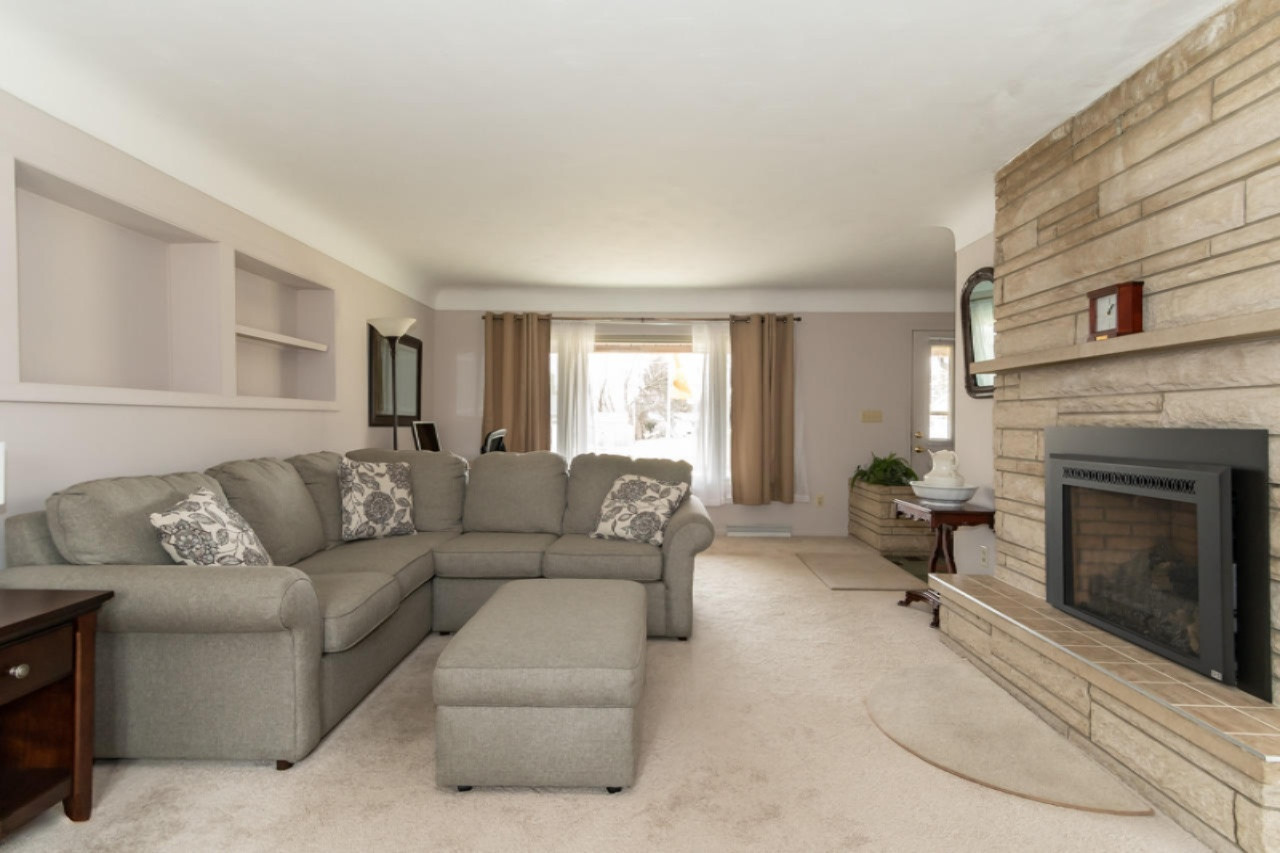 618 Lakeview-3