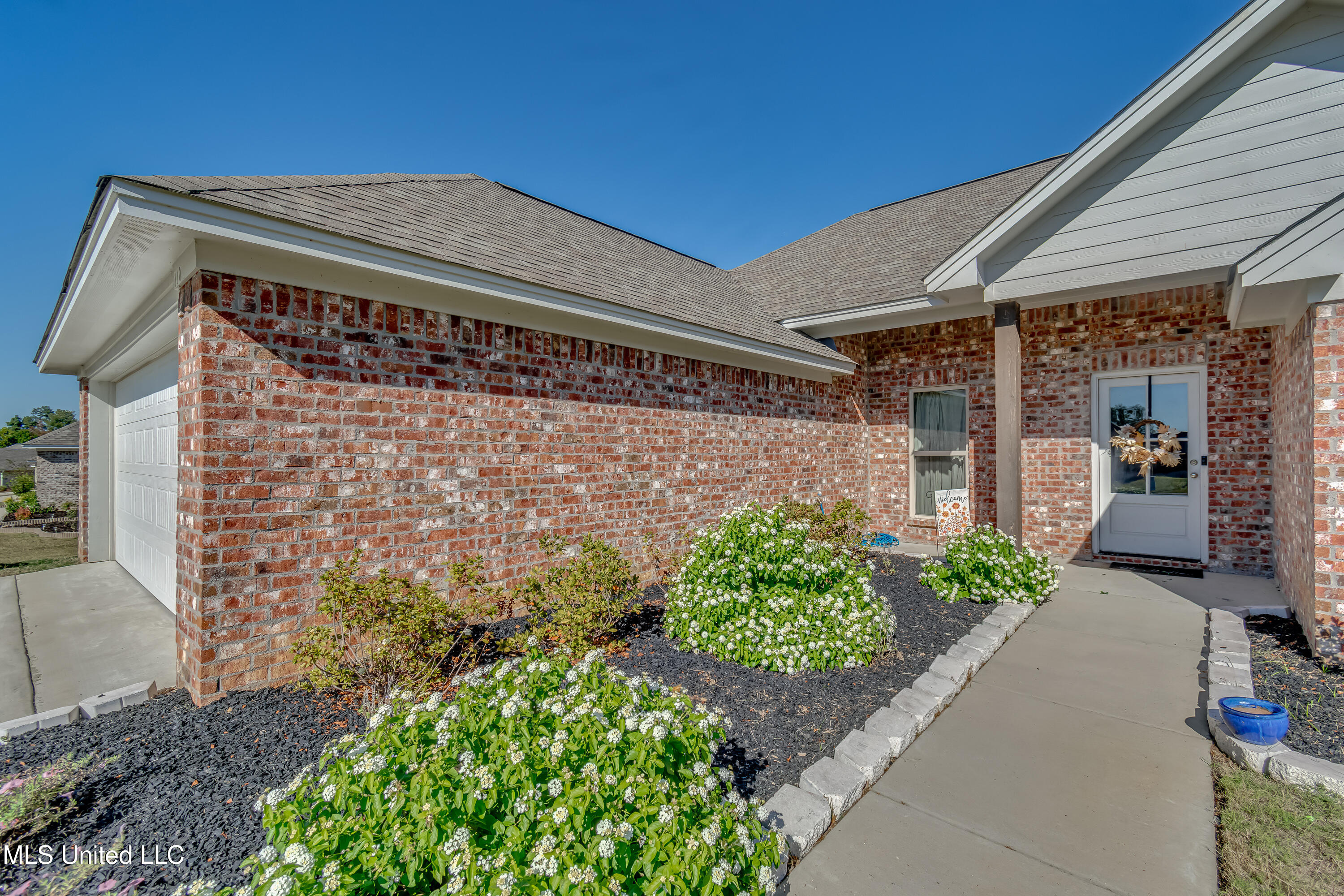 110 Bailey Cove Canton, MS 39046 - Photo 3 of 59 110 Bailey Cv-2