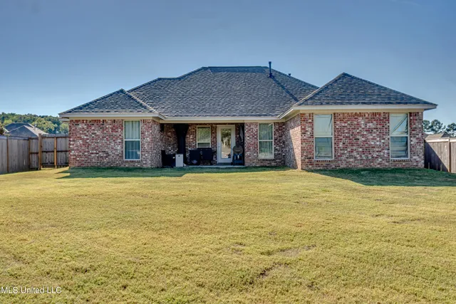 $307,500 | 110 Bailey Cove, Canton, MS 39046