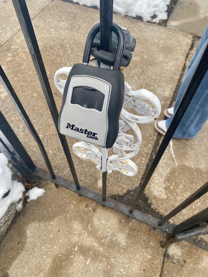 5225 West Deming Place, Unit 2 Chicago, IL 60639 - Photo 29 of 29 a utility room with dryer and washer
