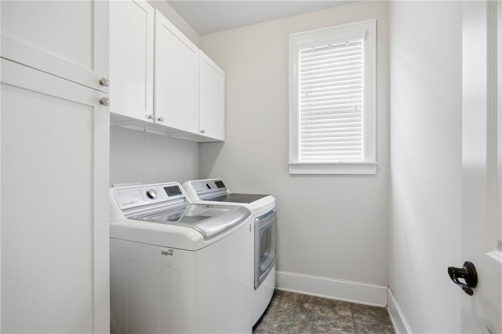 79 Gray Trail Acworth, GA 30101 - Photo 23 of 40 a utility room with dryer and washer