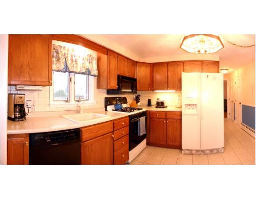 57 Stratford Road Seekonk, MA 02771 - Photo 3 of 10 Gallery Image 3
