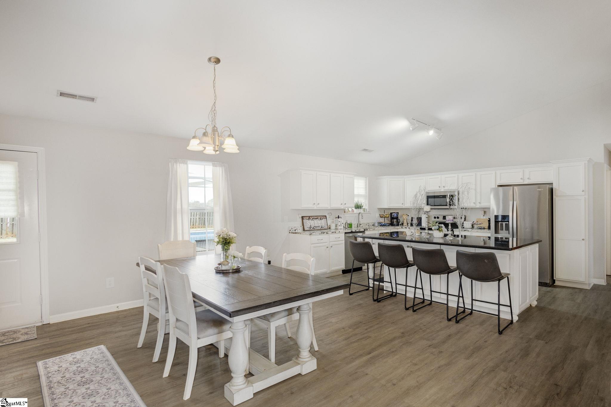 429 Roe Road Greenville, SC 29611 - Photo 9 of 31 Gallery Image 9