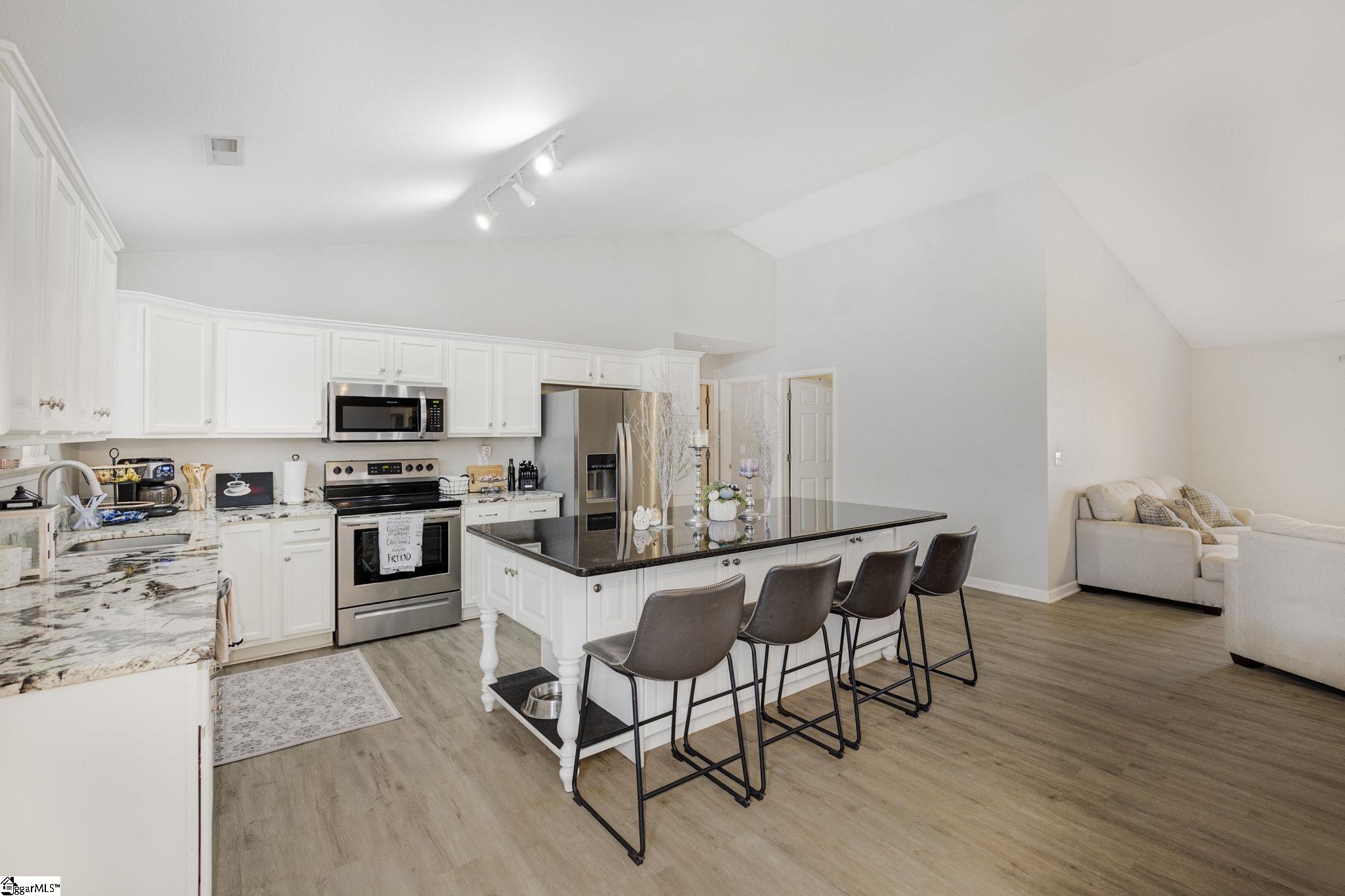 429 Roe Road Greenville, SC 29611 - Photo 10 of 31 Gallery Image 10