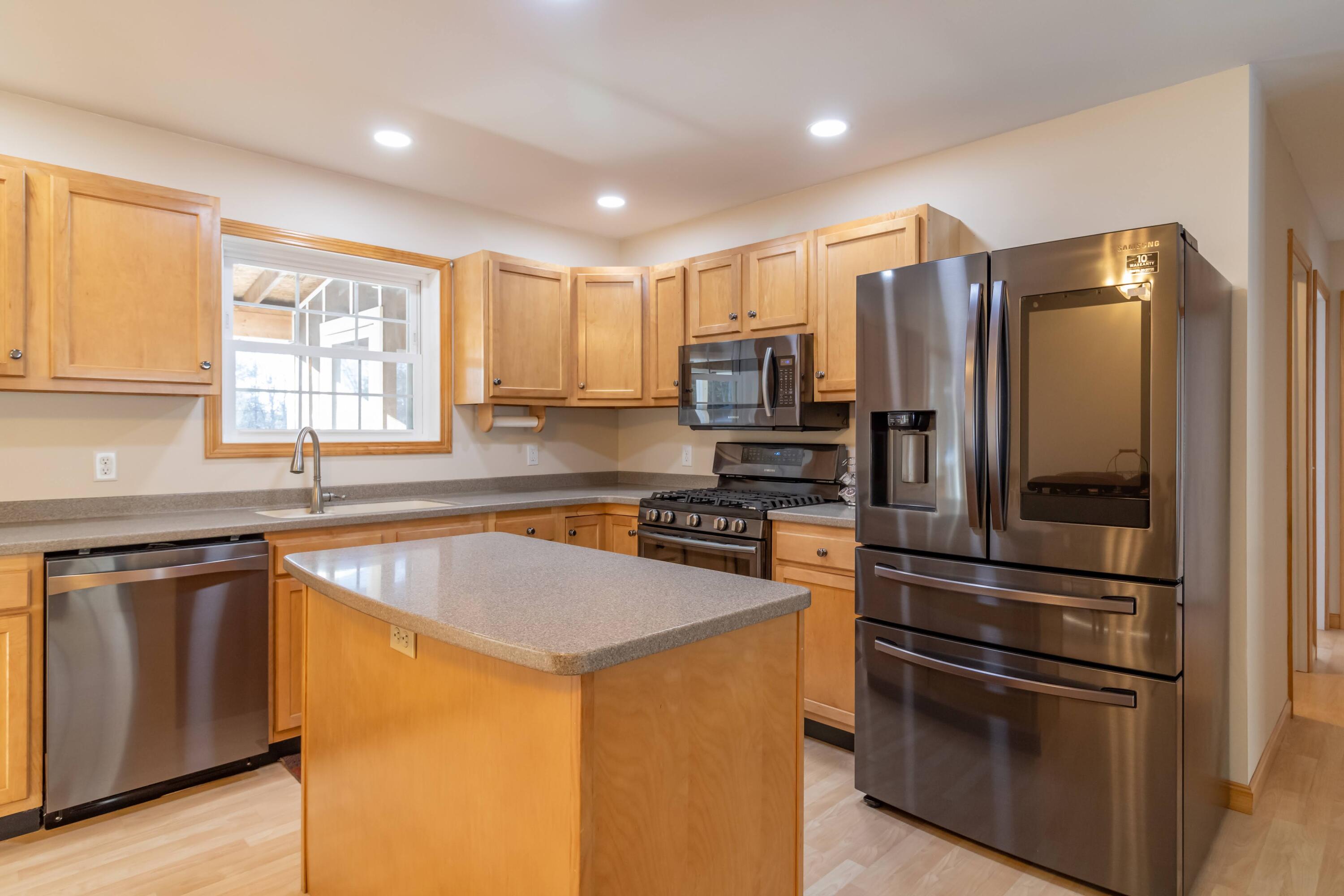 17 Maple Rdg Drive Bucksport, ME 04416 - Photo 21 of 52 17 Maple Ridge Interiors-17
