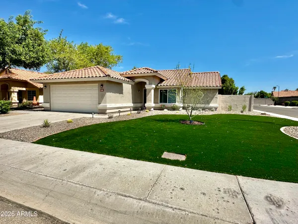$569,900 | 7352 West Via Del Sol Drive, Glendale, AZ 85310