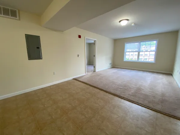 $1,950 | 100 Sentinel Court, Unit 202, Manchester, NH 03103