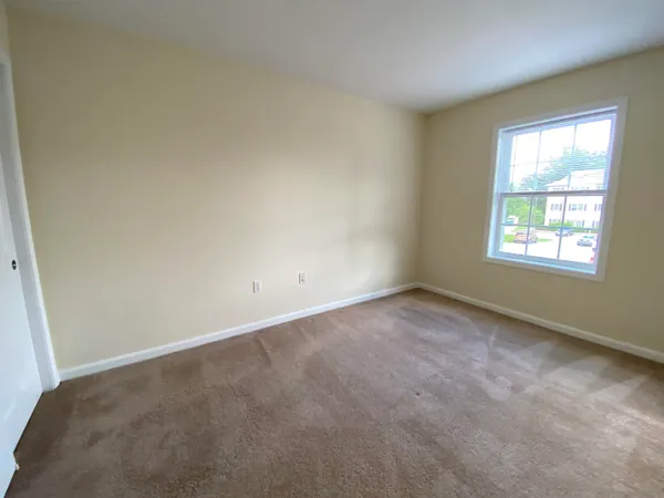 $1,950 | 100 Sentinel Court, Unit 202, Manchester, NH 03103