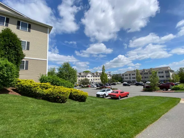 $1,950 | 100 Sentinel Court, Unit 202, Manchester, NH 03103