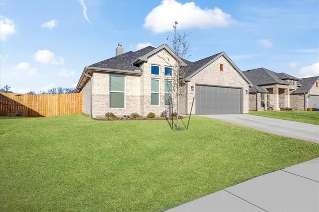 $346,900 | 512 Courtney Drive, Sherman, TX 75092